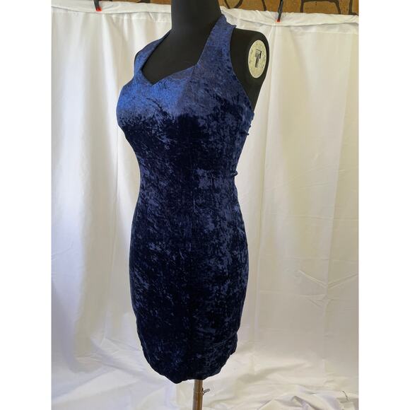 1980s Blue Velvet Halter Mini Dress – Crushed Stretchy Velvet Club Dress - Picture 13 of 16
